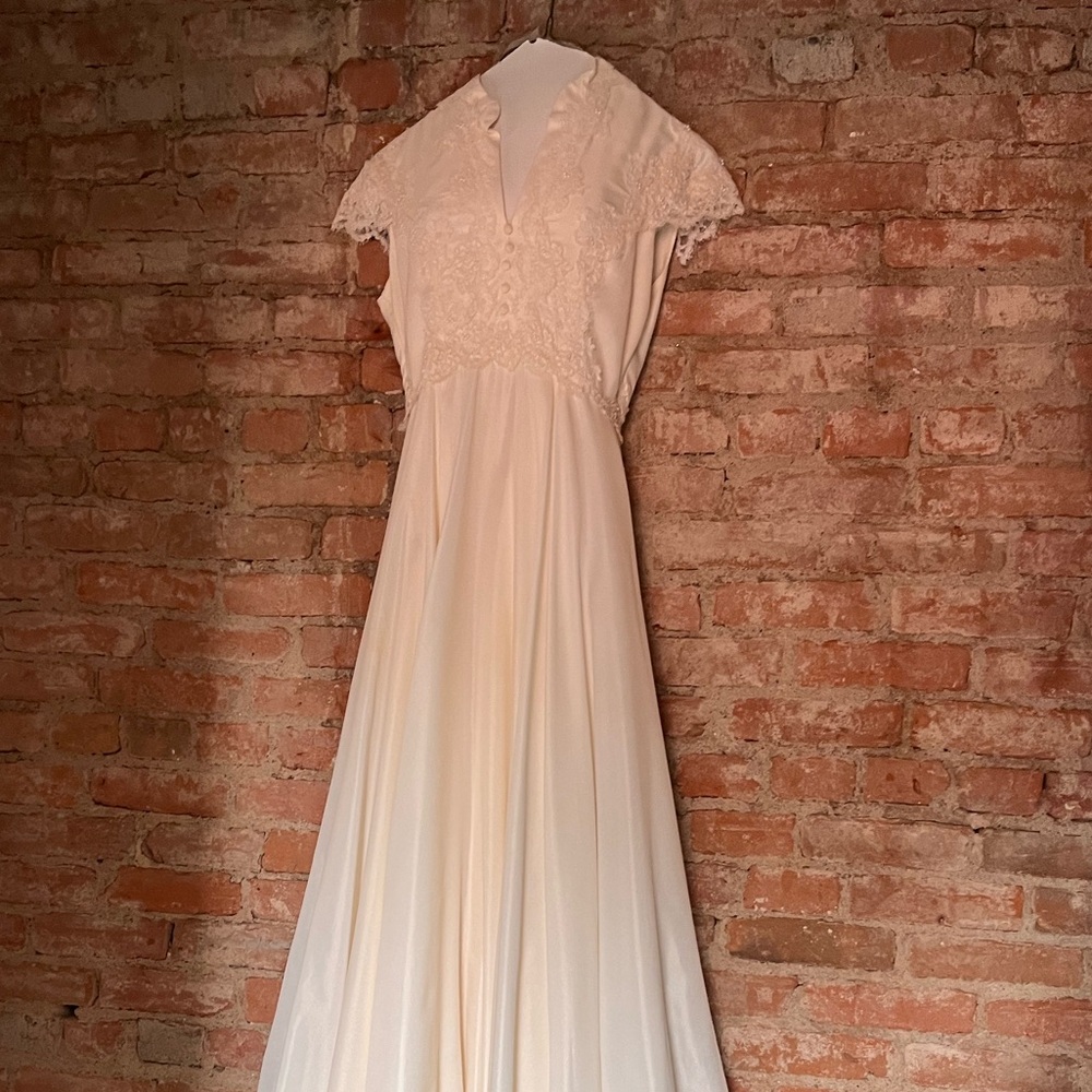1970’s vintage wedding dress